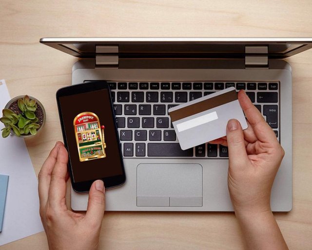 Laptop Mobile Payment Card