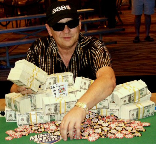 John Gale winning Event #29 - $2,500 Pot Limit Hold'em